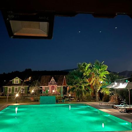 Seyyah Cafe Bungalows Aliaga Ngoại thất bức ảnh